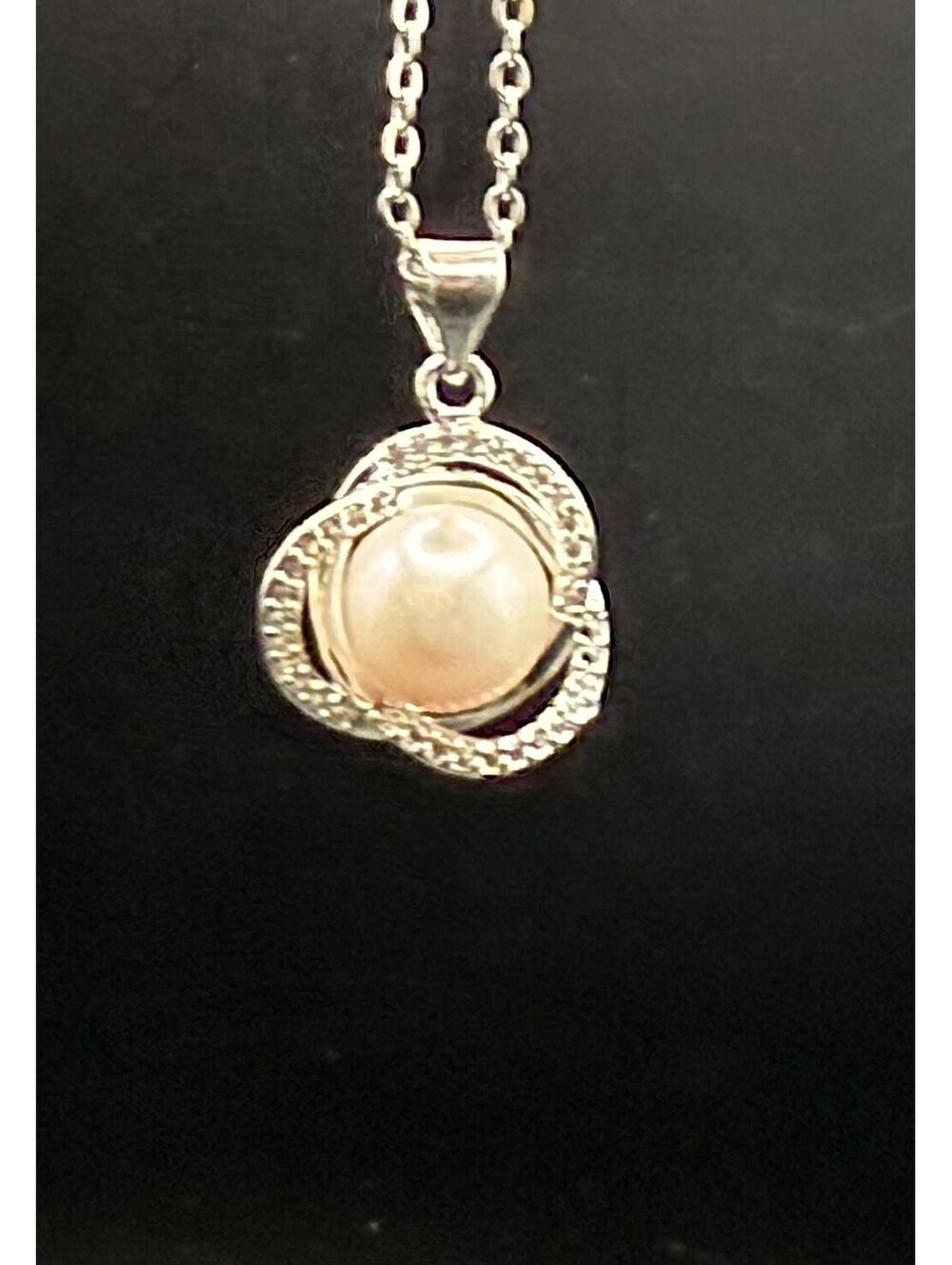 candy+clover trio halo freshwater pearl silver tone pendant with free chain